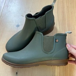 Bogs short rain boots